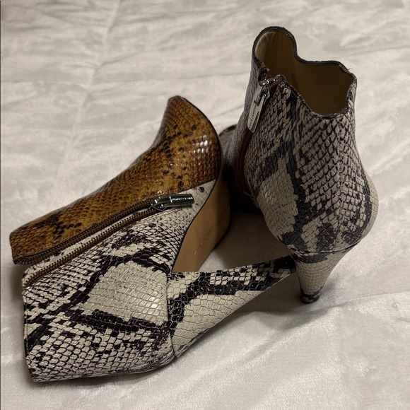 Vince Camuto Snake Print Pointed-Toe Stiletto Heels - Picture 3 of 6